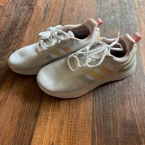 NEW Womens adidas tennis shoes